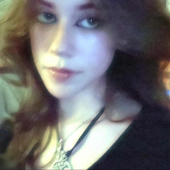 Meet your Posher, Leah - Picture 1 of 1